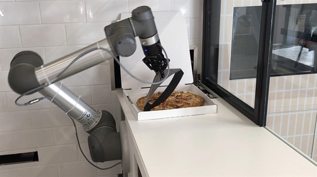 Pizzacıların pabucunu dama atan robot: Pazzi!