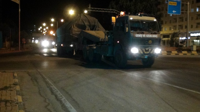 Mühimmat yüklü TIRlar ile zırhlı araçlardan oluşan konvoy Kilis'e ulaştı.