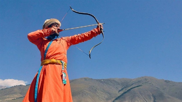 "الرماية بالسهم".. بطل اليوم الثالث للألعاب الدولية للشعوب الرحل بقرغيزيا