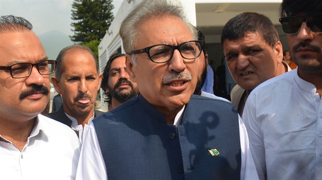 Pakistan'da yemin ederek görevine başlayan yeni Cumhurbaşkanı Arif Alvi