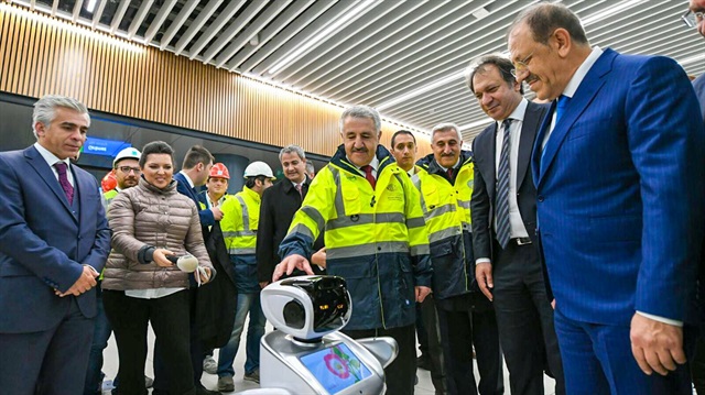 İstanbul Yeni Havalimanı'nda yolcuları robotlar karşılayacak