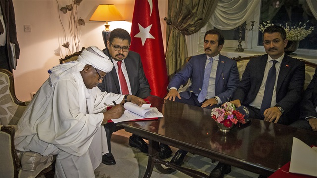 Sudan and Turkey signed two agreements on oil exploration and agriculture