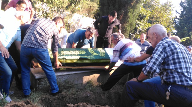Erman Kızıltan'ın cenazesi Bağçeşme Mezarlığı'nda toprağa verildi. 