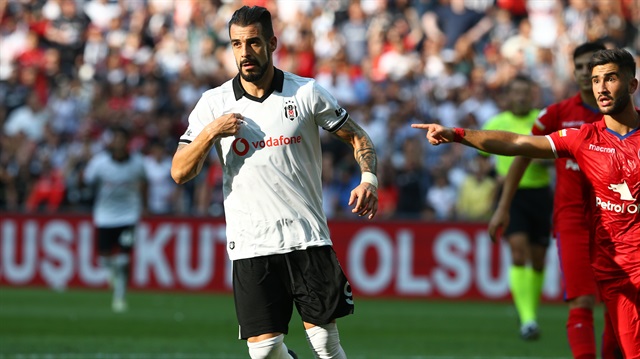 Negredo bu sezon Beşiktaş formasıyla çıktığı 5 maçta 3 gol kaydetti.