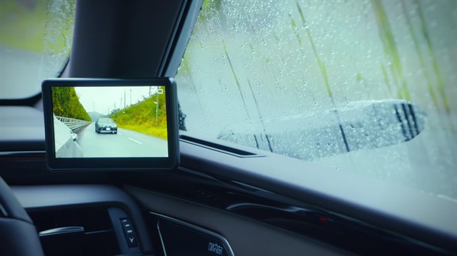 Lexus tarafından geliştirilen Digital Outer Mirrors teknolojisi.