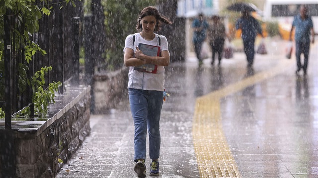 Meteorolojiden İstanbul için yeni uyarı yapıldı. 