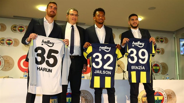 Jailson, Harun ve Benzia Fenerbahçe formasıyla basın mensuplarına poz verdi.