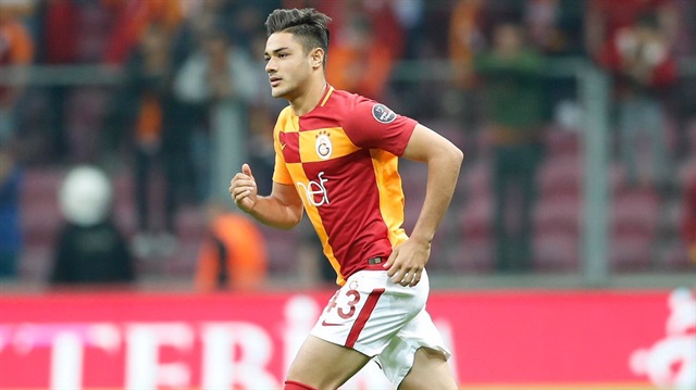 18 yaşındaki Ozan Kabak, Galatasaray formasıyla ilk defa resmi bir karşılaşmaya 11'de başladı.