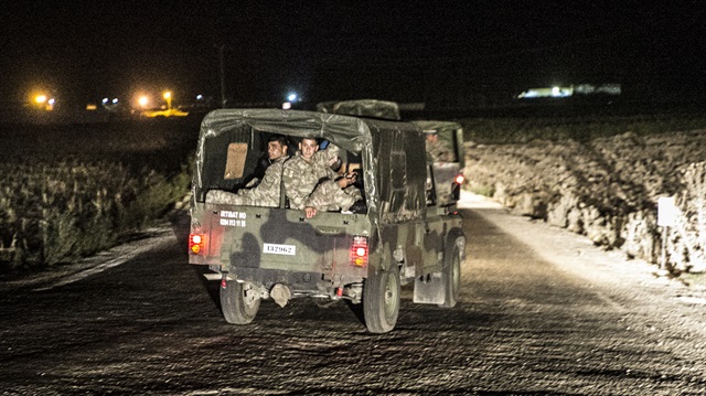 الجيش التركي يرسل قوات خاصة إلى الحدود مع سوريا