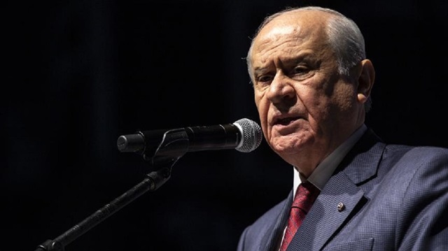 زعيم الحركة القومية التركي يتهم الأسد بتدبير هجوم "ريحانلي"