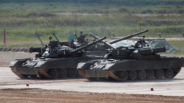 Russian T-80 U tanks