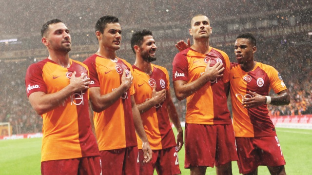 Galatasaray, sezonun flaş ekibi Kasımpaşa’yı ikinci yarıda attığı gollerle yıktı,