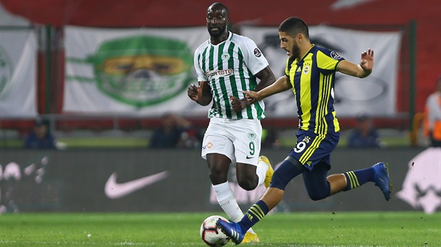 Yassine Benzia, Konyaspor maçına ilk 11'de başladı ve Süper Lig'de ilk kez forma giydi 