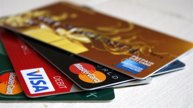 Kredi kartı faiz oranları 2,75'e çekildi.