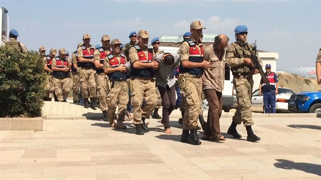 Zeytin Dalı Harekatı'nda 2 askeri şehit eden 9 terörist adliyeye böyle sevk edildi. 