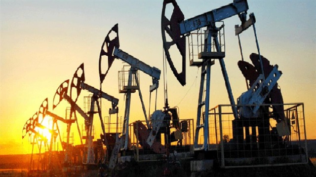 أسعار النفط تتراجع بفعل رسوم تجارية أمريكية على الصين