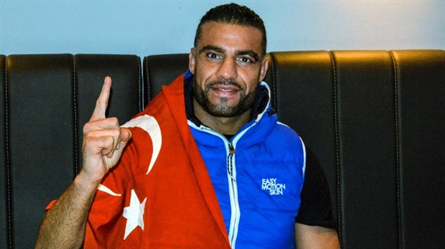 Dünya Boks Şampiyonu Mahmud Ömer Manuel Charr 