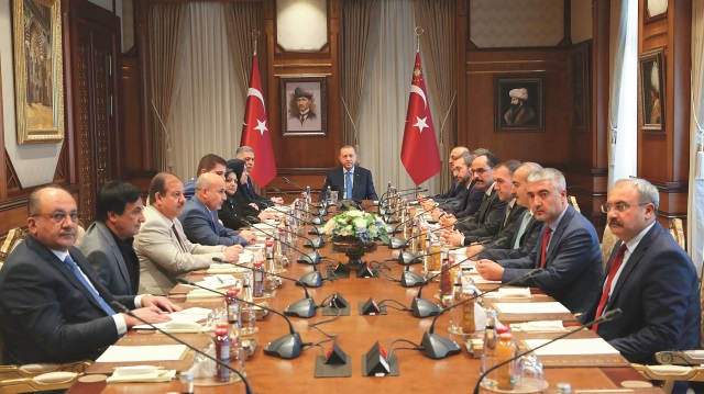 Cumhurbaşkanı Tayyip Erdoğan, Irak Temsilciler Meclisi'ne seçilen Türkmen milletvekilleriyle bir araya geldi