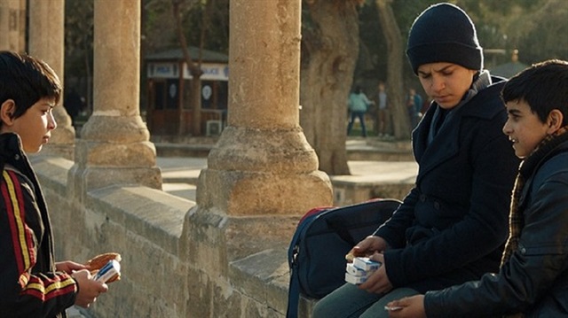 "لا تتركني".. فيلم يروي قصصا مؤثرة لأيتام سوريين احتضنتهم تركيا
