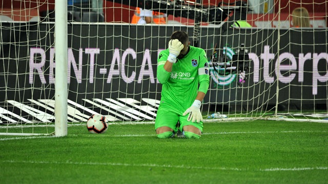 Onur Kıvrak, Göztepe maçında yediği hatalı golle büyük üzüntü yaşadı. 
