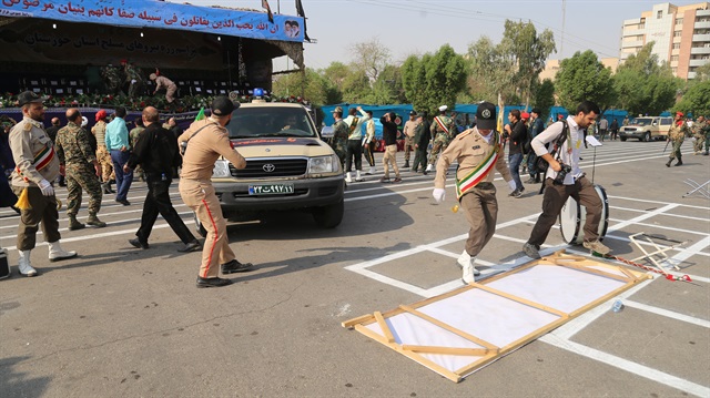 İran'daki terör saldırısında 10 kişi öldü, 21 kişi yaralandı.