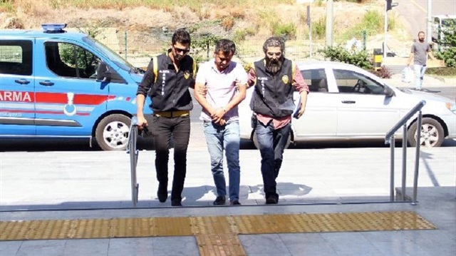 Nitelikli dolandırıcılık yapan banka müdürü İzmir’de polis ekipleri tarafından yakalandı.