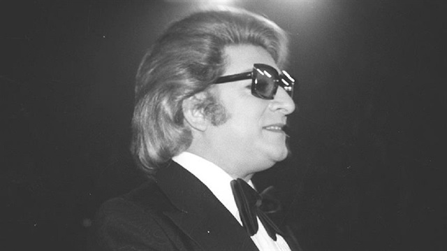 Zeki Müren, 1991 yılında "Devlet Sanatçısı" unvanına layık görüldü.