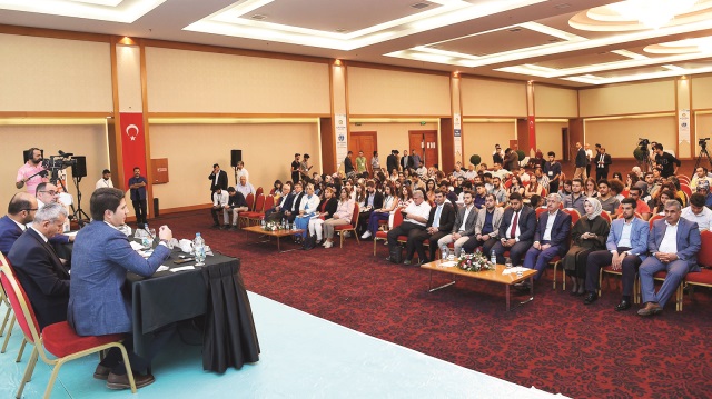 Yerel Yönetimlerde Gençlik Stratejisi Zirvesi, Türkiye'nin 81 ilinden gelen 200’ün üzerinde genç katılımcıyla Malatya’da düzenlendi.