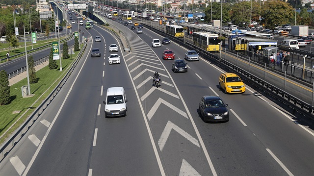 İstanbul'da trafik yoğunluğunun yüzde 17 azaldığı belirtildi. 