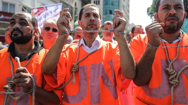 Agency staffers stage general strike to protest plans