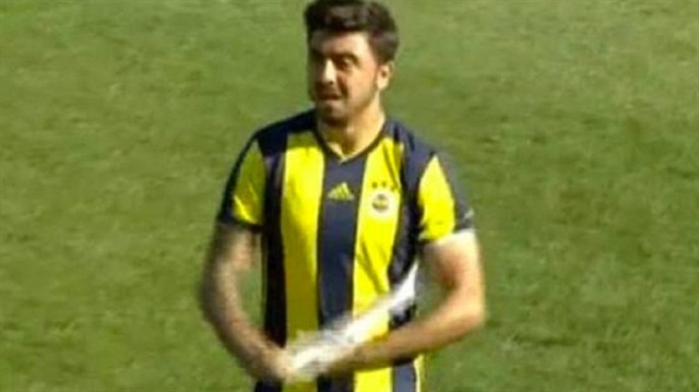 Ozan Tufan, U21 takımı maçına kaptanlık pazubandıyla çıktı. 