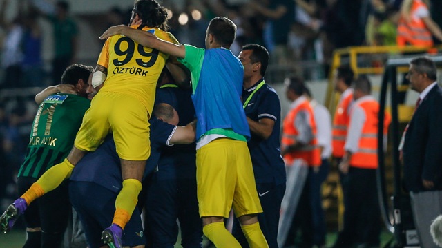Spor Toto Süper Lig'de Akhisar Belediyespor rakibi Galatasaray'ı 3-0 mağlup etti. 