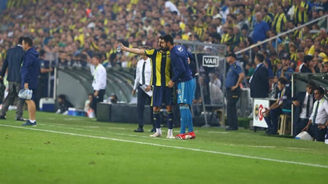 İki futbolcunun konuştuğu görüntüler maç sonrası ortaya çıktı.
