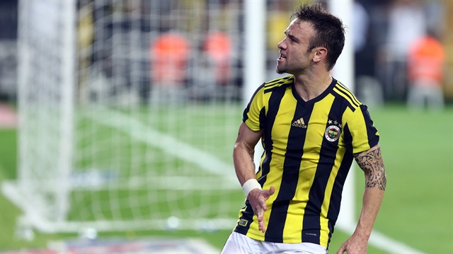 Valbena Feenrbahçe formasıyla çıktığı 45 maçta 8 gol atarken 16 da asist kaydetti.