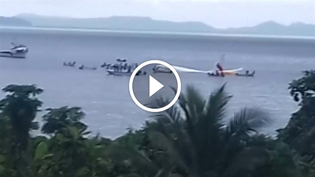 Passengers safe after Air Niugini flight crashes into sea in Micronesia ...