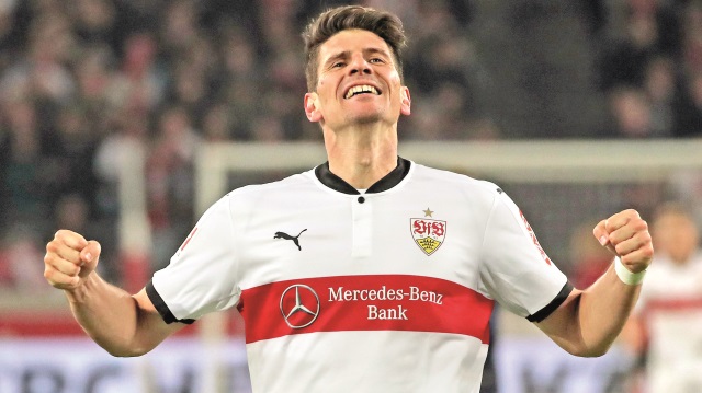 Mario Gomez’e yönelen siyah-beyazlılar, 33 yaşındaki Alman futbolcudan “Bekleyin” cevabını aldı