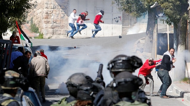 مواجهات بين الاحتلال الإسرائيلي والفلسطينيين في مدن بالضفة الغربية