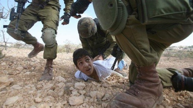 عريقات يطالب الأمم المتحدة بإدراج إسرائيل كدولة تنتهك حقوق الأطفال