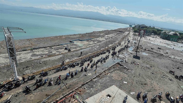 Deprem sonrası meydana gelen tsunami, şehir merkezini yerle bir etmişti.