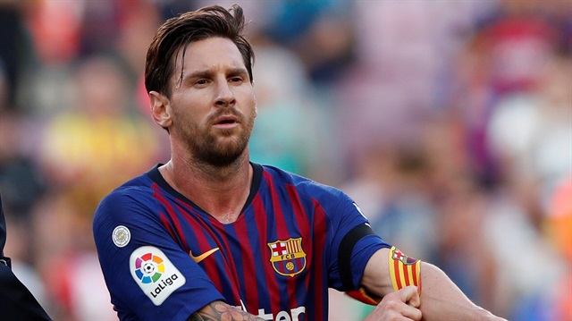 Messi Barcelona formasıyla çıktığı 645 maçta 560 gole imzasını attı.