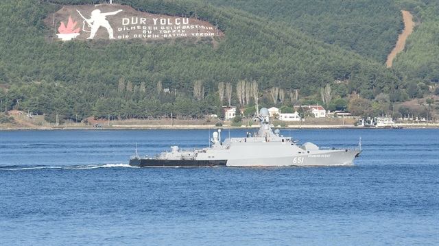 Rus savaş gemileri, Çanakkale Boğazı'ndan geçti. 