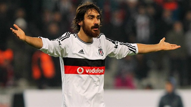 Veli Kavlak 8 sezon boyunca Beşiktaş forması giymişti.