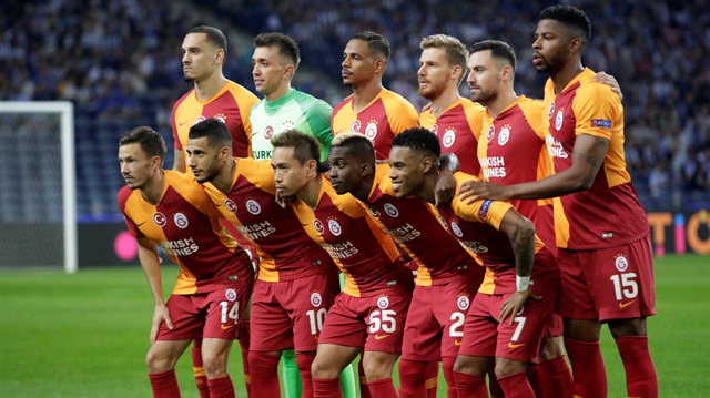 Galatasaraylı futbolcu Maicon, Porto deplasmanında maç boyunca ıslıklandı. 