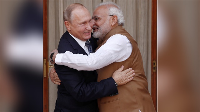 Rusya Devlet Başkanı Vladimir Putin ve Hindistan Başbakanı Narendra Modi