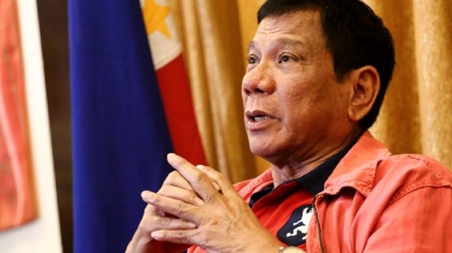 الرئيس الفلبيني يلمح لاحتمال إصابته بالسرطان