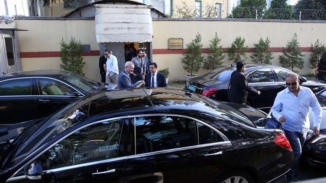 Suudi Arabistan Başkonsolosluğu'na dört lüks araçla kişiler, 2 saat sonra binadan ayrıldı.
