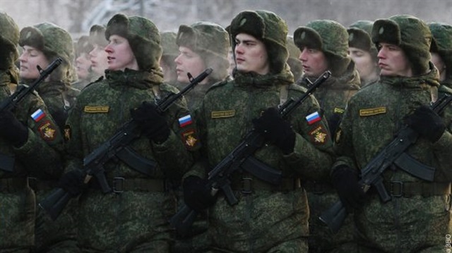 Rus ordusunda bir devir sona eriyor: Kalpakların yerini şapkalar alacak