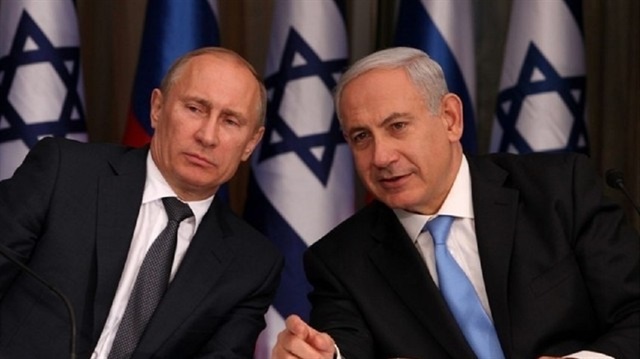 File photo: Israeli Prime Minister Benjamin Netanyahu (R) and Russian President Vladimir Putin 