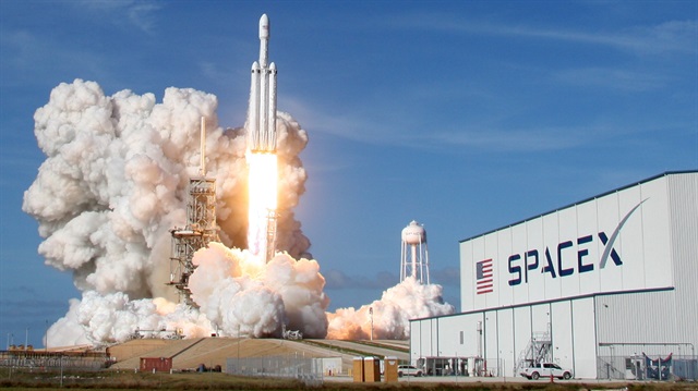 SpaceX'in Falcon 9 roketi Arjantin'e ait roketi başarılı bir şekilde uzaya fırlattı.  