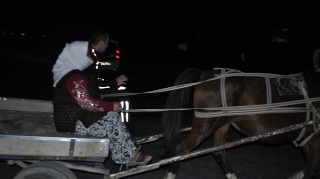 At arabasıyla hırsızlık yapan kadınlar yakalandı